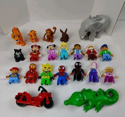 Lote de 20+ mini figuras Lego Duplo Mickey Minnie Spiderman Santa Elsa animales Foto 1 de 4