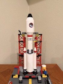 LEGO City Space Centre (3368) 100% Complete All Minifigs and Instructions