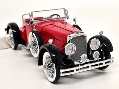 Franklin 1/24 - Stutz Black Hawk 1928 Boattail Red Black Diecast Model Car - Image 1 of 4