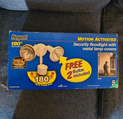 Kit de reflector Regent Twin con sensor activado por movimiento Foto 1 de 3