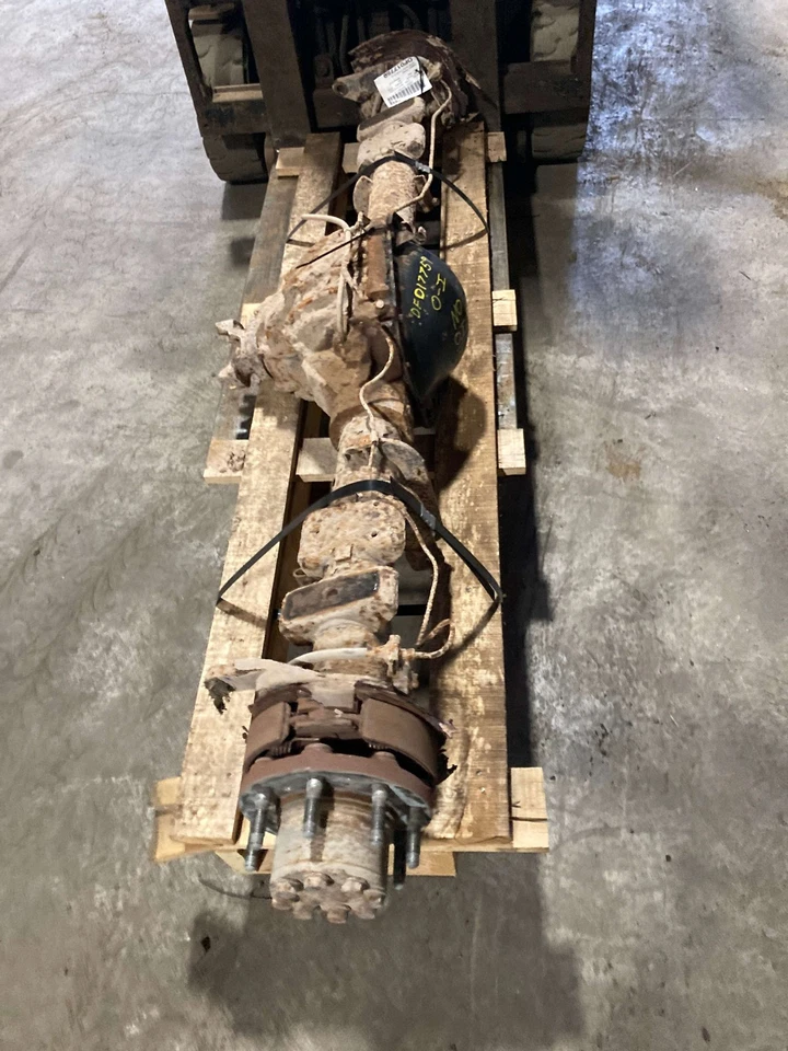 Used Rear Axle Assembly Rear fits: 2002 Gmc Yukon xl 2500 w/o Quadrasteer full-f - Image 1 of 4