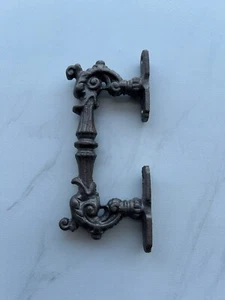 Tirador de manija de puerta decorativa de diseño victoriano de hierro fundido estilo vintage - Imagen 1 de 7