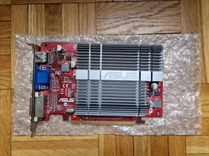 ASUS Radeon HD 5450 1GB DDR2 PCI Express 2.1 x16 Graphics Card EAH5450 SILENT/DI - Photo 1/3