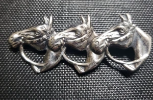 Vintage Sterling Silver 3 Horse Heads Brooch Pin Dressag Equestrian Racing Derby - Picture 1 of 11