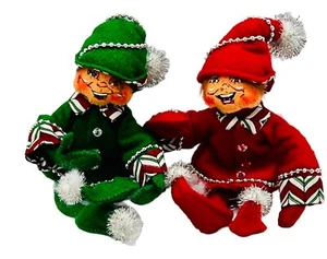 Annalee Green Red Elf Christmas Pair 2008 Silver Trim Open Eyes Mouth 7 inch - Picture 1 of 13