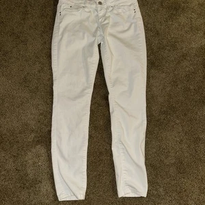 Women/Juniors YMI WannaBettaButt White Low Rise Jeans Sz.5. EUC - Picture 1 of 8