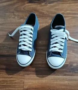 Levis Shoes Women 10.5 Stan Buck Sneakers Denim Blue Canvas Lace Up Low Top - Picture 1 of 6