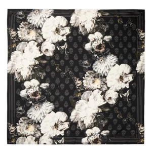 Alexander McQueen - Picture 1 of 6
