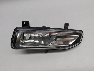 Faro antiniebla derecho pasajero Nissan Rogue halógeno 2017-2020 Foto 1 de 4