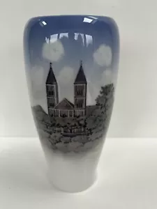 Royal Copenhagen Vase Viborg Cathedral 4686 - Picture 1 of 11