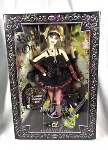 NUOVO NRFB RITIRATO MATTEL 2008 HARD ROCK CAFE BARBIE & COLLECTOR SKULL PIN #L9663 - Foto 1 di 15