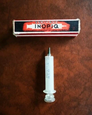 Ancienne Seringue INOPIQ En Verre Spécial Supportant Les Hautes Température 3cc - Photo 1/3