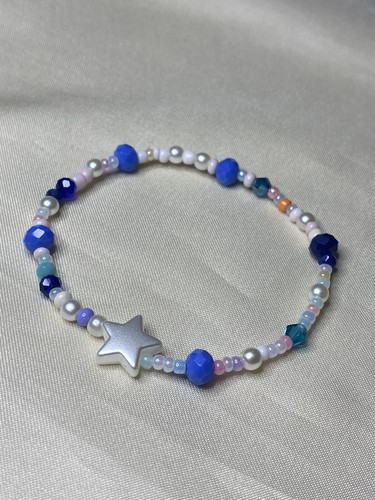 VALENTINO Bellissimo braccialetto stellato in vetro fatto a mano ?