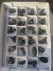 Raro lotto di quarzo Clinochlore della miniera di Pelingichei, 24 pezzi - Foto 1 di 9