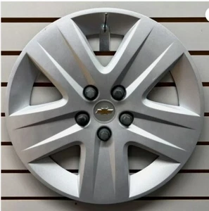 2010-2011 Chevrolet Impala with Steel Wheel Silver Hub Cap Cover new OEM 9596580 - Picture 1 of 1
