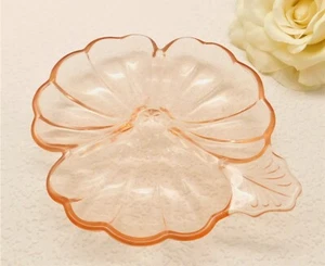 VINTAGE JEANNETTE DORIC PINK CLOVER LEAF SHAPE DIVIDED CANDY DISH - Picture 1 of 6