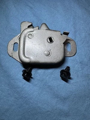 Plymouth 1967 capó satélite pestillo captura lanzamiento Mopar Dodge 1965 1966 usado ¡Fabricante de equipo original! Foto 1 de 4