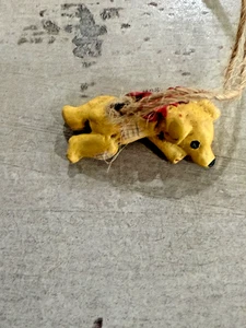 DEPT 56 Polliwoggs Patchwork gelber Hund 1,5" Mini Ornament - Bild 1 von 4