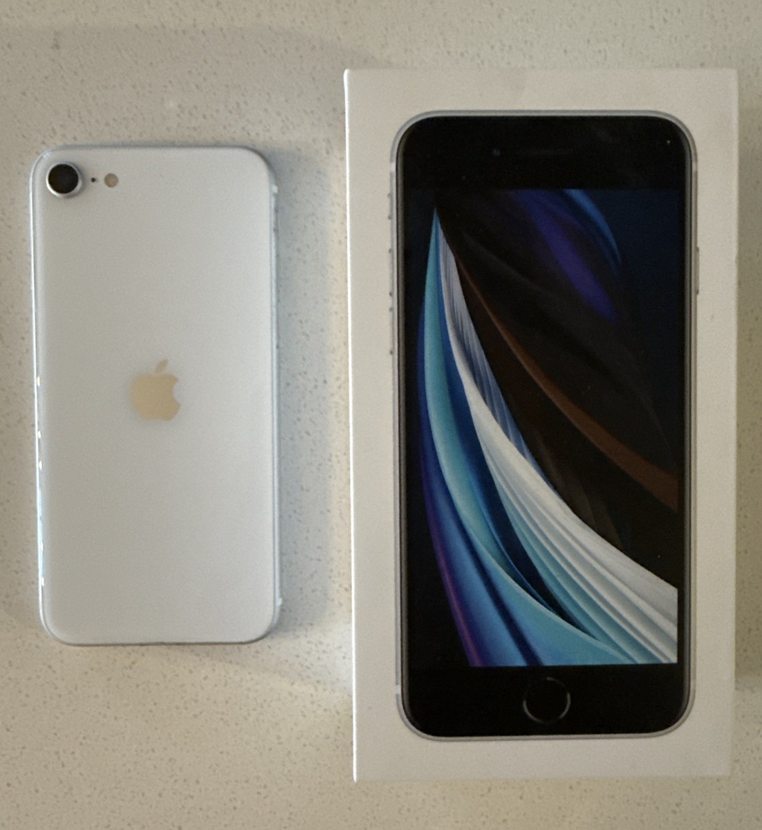 ！！SALE！！即購入OK ♚﻿ iPhone SE 第2世代 128GB Amazon | 【整備済み品】 Apple iPhone SE（第2世代） 128GB