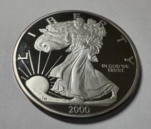 2000 WALKING LIBERTY PROOF ONE HALF POUND 8 OUNCE .999 FINE SILVER ROUND - Picture 1 of 3