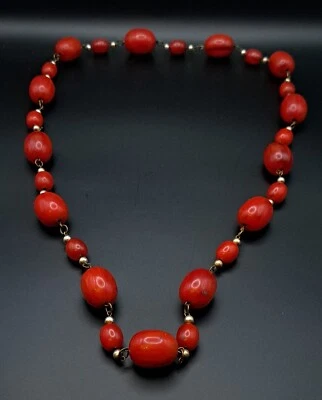 ANCIEN COLLIER SAUTOIR VINTAGE PERLES DE BAKÉLITE DE COULEUR AMBRE . 1930 - Photo 1/4