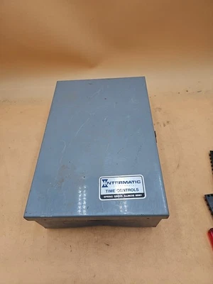 Intermatic T7401B 7-Day Time Switch - 9-ON/8-OFF 40A - 120 VAC, 60Hz, 4 SPST - Image 1 of 4