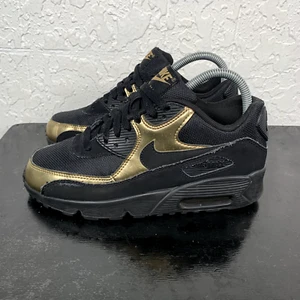 Nike Air Max 90 Kids Size 5Y Black Gold Shoes GS Big Youth Sneakers 833418-013 - Picture 1 of 10