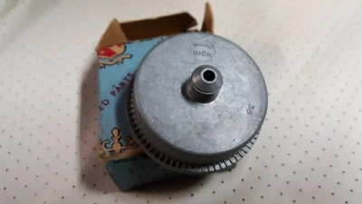 1956 1960 BUICK CARBURETOR THERMOSTAT COVER COIL. GM PART # 1173060 - Image 1 of 4