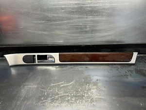 04-07 VW Volkswagen Touareg front right passenger inside interior door handle - Picture 1 of 3