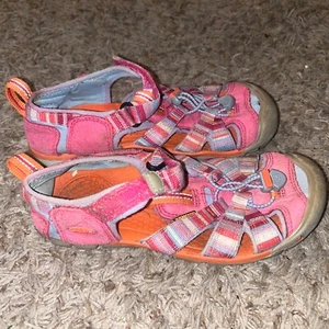 Keen Youth Girls Size 2 Water Anti Odor Shoes/Sandals ~Pink~*small Flaw -see Pic - Picture 1 of 6