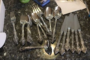 SERV. 6 VINTAGE ONEIDA HEIRLOOM FLATWARE "MICHELANGO " WITH CUBE+SERV.PC 34PC. - Picture 1 of 5