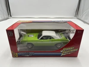 Johnny Lightning 1:24 1970 Dodge Challenger R/T WHITE LIGHTNING Rare - Picture 1 of 4