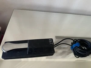 VFP1/25 Sustain Pedal for Keyboard with Polarity Switch - Picture 1 of 2