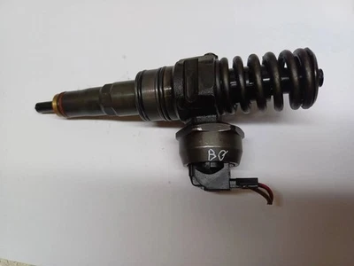 Volkswagen PASSAT B6 2008 Diesel fuel injector 038130073BQ 103kW OIR2485 — 第 1/4 张图片