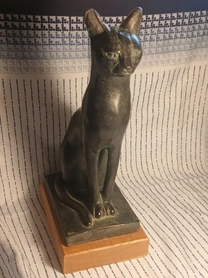 Austin Productions Gato Bastet Egipcio Sobre Base de Madera Escultura Negro/Verde 1965 Foto 1 de 4