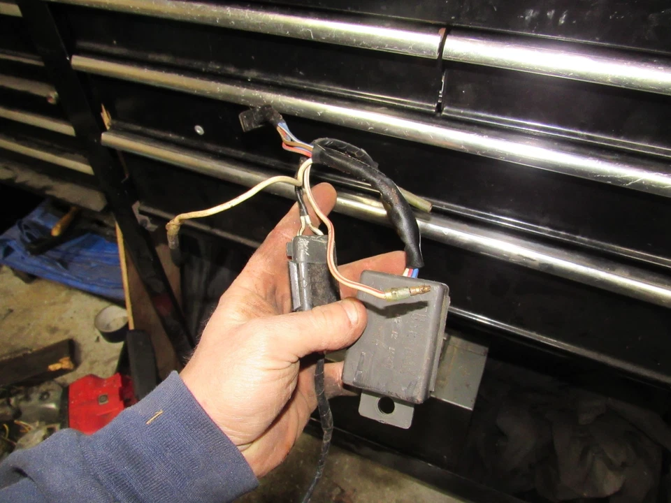 1982 kawasaki kz750 m csr fuse box - Image 1 of 1