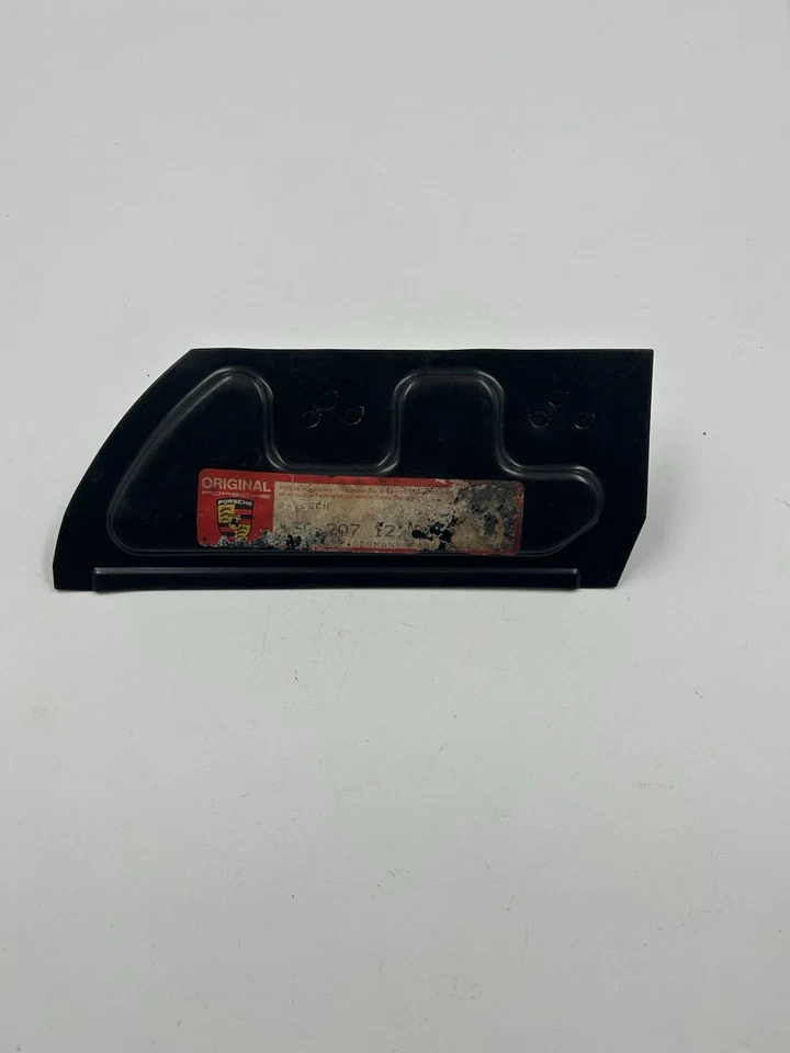 Placa de cubierta del enfriador de aceite Porsche 911 OEM 1984-1989 Foto 1 de 4