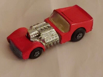 NEW BOX & DISPLAY CASE  PHOTOS  2-5  ROAD DRAGSTER NO.19 LESNEY, A POWERFUL CAR! - Image 1 of 4