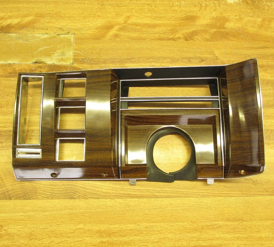 1977 & 1978 CADILLAC DEVILLE AND FLEETWOOD DASH FACE APPLIQUE WALNUT GRAIN - Image 1 of 4