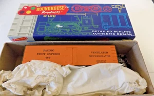 REFER CAR 'OLD TIMER' 3162 PACIFIC FRUIT EXPRESS ORANGE HO GAUGE BY ROUNDHOUSE - Picture 1 of 2
