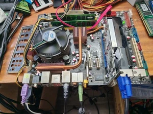Asus P5K PREMIUM socket 775 + Intel E6550 + 4gb ddr2+ I/O shield - Picture 1 of 6