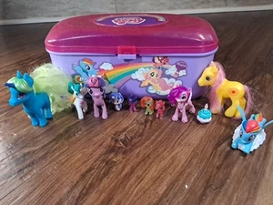 My Little Pony Case W/ Lot Of 10 Ponies - Picture 1 of 7