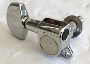 Washburn WD20S Acoustic Guitar Original Treble Side Tuner Tuning Peg - Picture 1 of 7