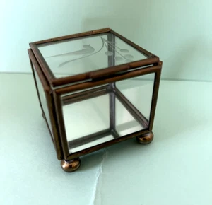 Trinket Box Small Glass with Etched Bird on Top 2" x 2" x 2" Preowned - Picture 1 of 8