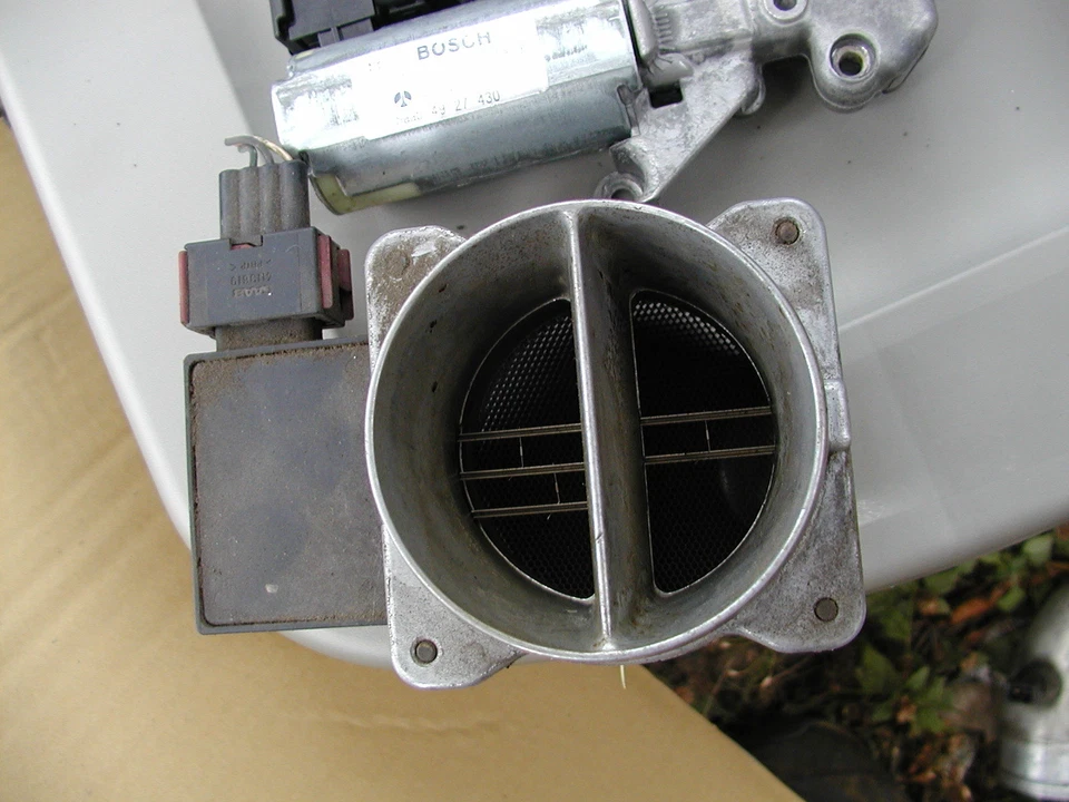 Saab 9-5, 9-3 1999-2009 измеритель расхода воздуха датчик см. список деталей 95 - Изображение 1 из 1