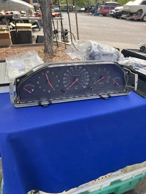 Volvo 740 Instrument cluster 258,646 miles. For 1990-1992 - Image 1 of 4