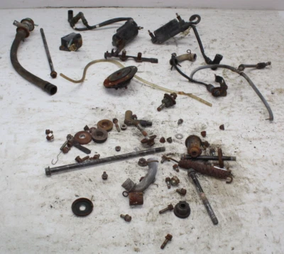 1983 KAWASAKI KZ550F PARTS AND HARDWARE LOT - Image 1 of 4