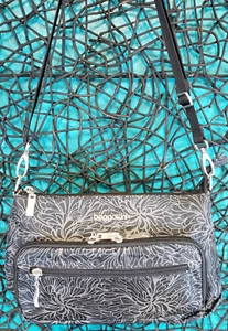 baggallini Midnight Blossom Crossbody Bag Travel RFID Black Floral Purse - Picture 1 of 13
