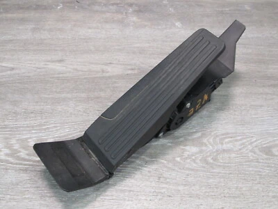 09-20 NISSAN Z34 370Z BASE GAS ACCELERATOR THROTTLE PEDAL 18002-1NC0A OEM - Image 1 of 4