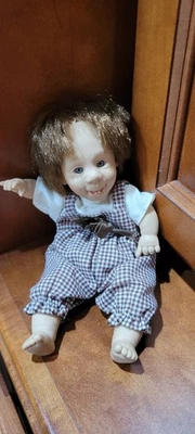 Gi-Go Toys Palm Pals Bean Bag Expressions Doll 8" Brown Beige Overall collectors - Image 1 of 4